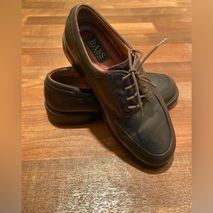 Bass Softwear Mens shoes very comfortable, barely used in perfect conditions.